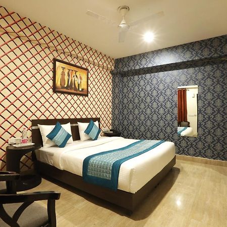 Hotel Ark Wood At Airport New Delhi Buitenkant foto