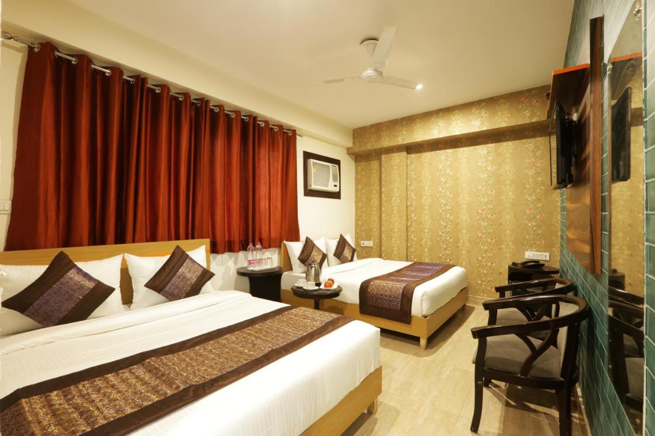 Hotel Ark Wood At Airport New Delhi Buitenkant foto