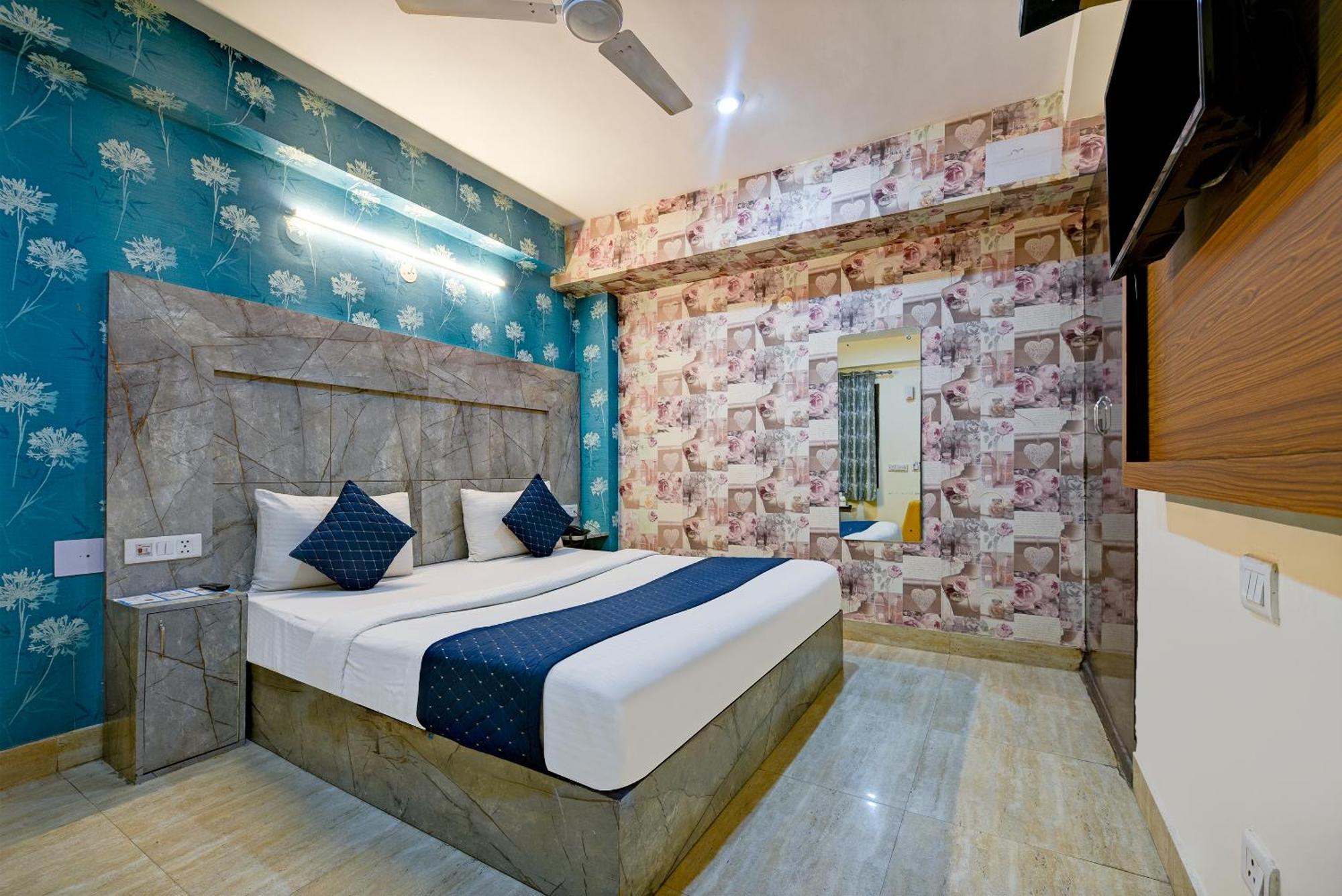 Hotel Ark Wood At Airport New Delhi Buitenkant foto