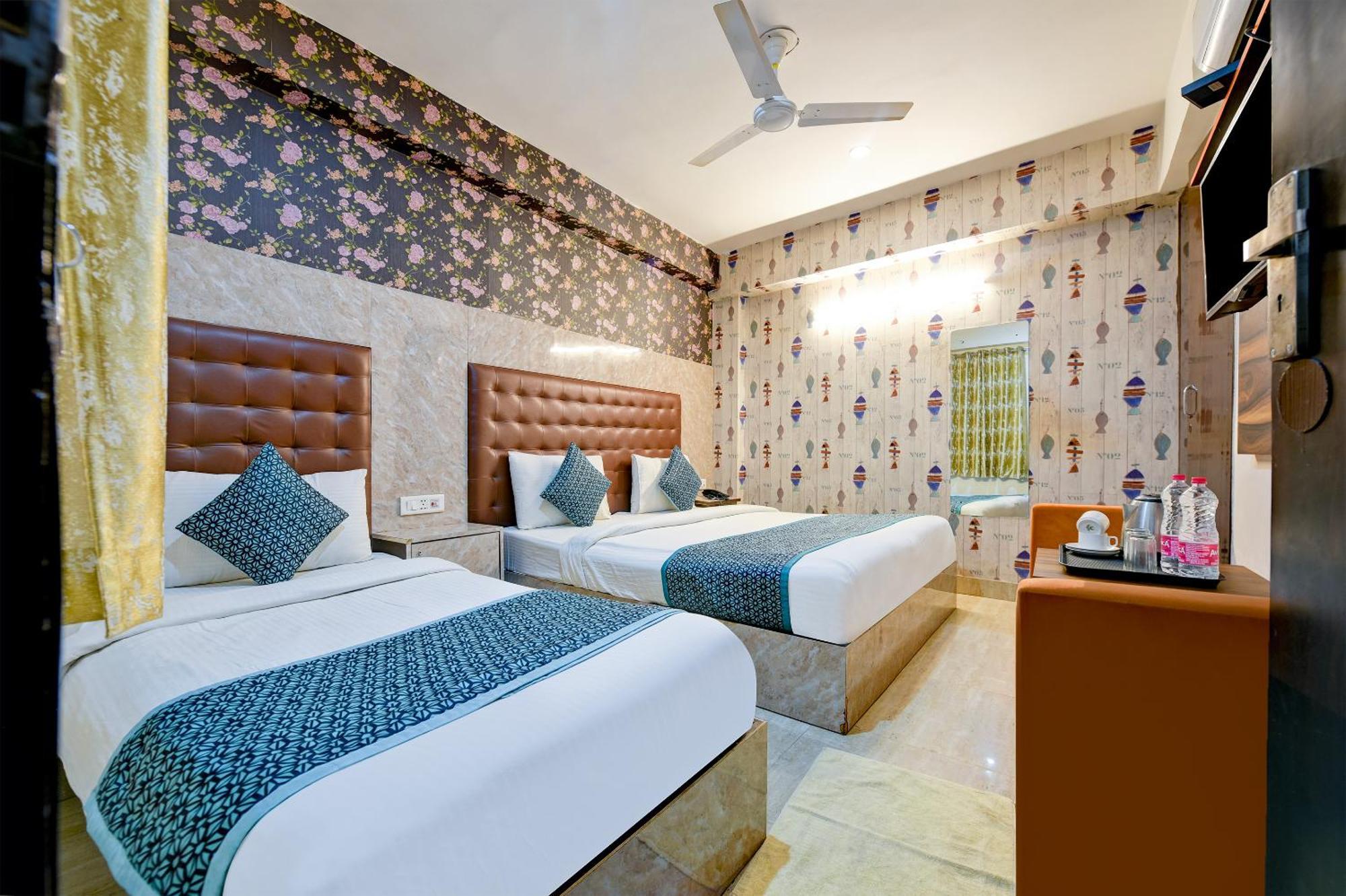 Hotel Ark Wood At Airport New Delhi Buitenkant foto