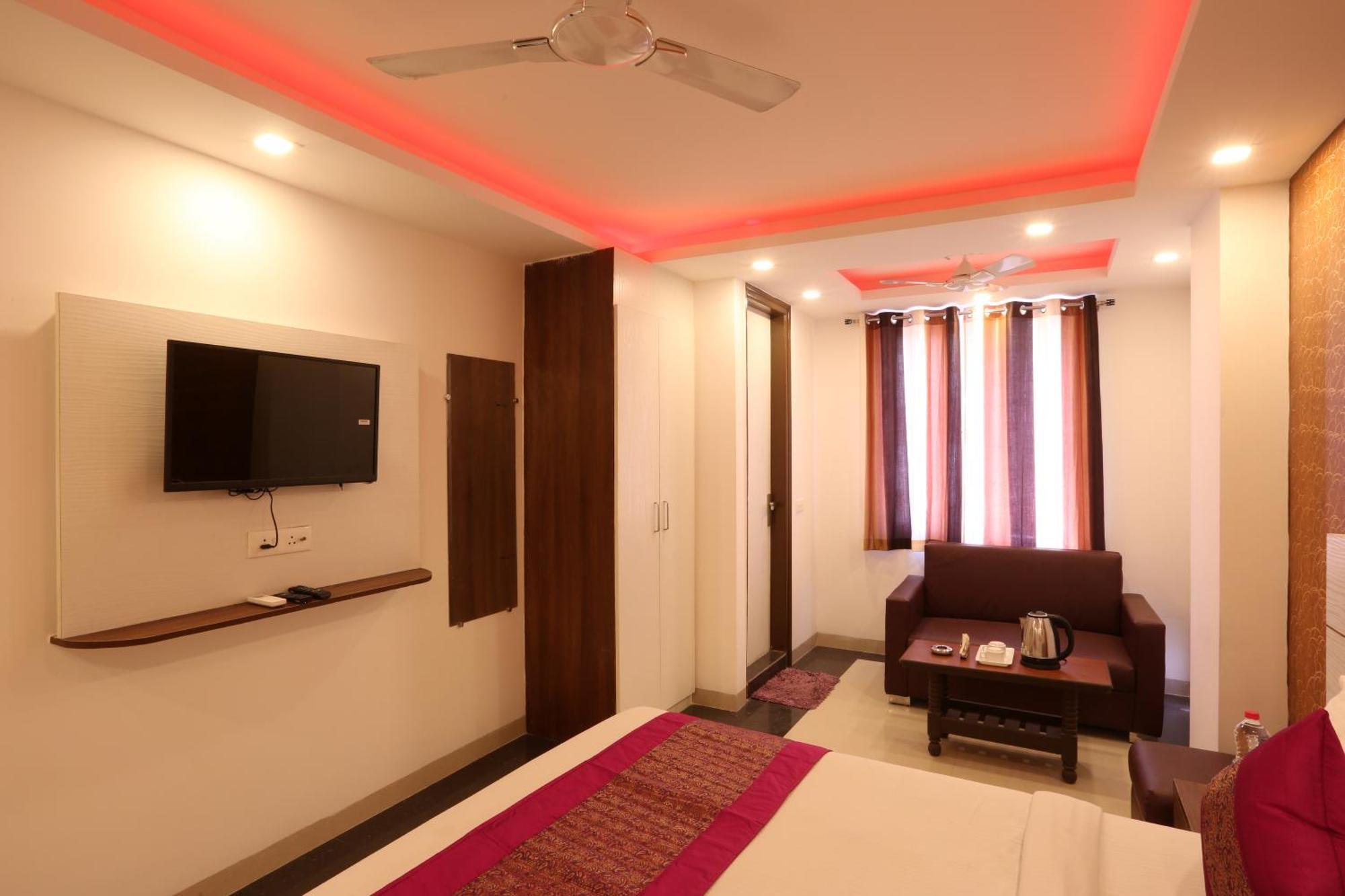 Hotel Ark Wood At Airport New Delhi Buitenkant foto