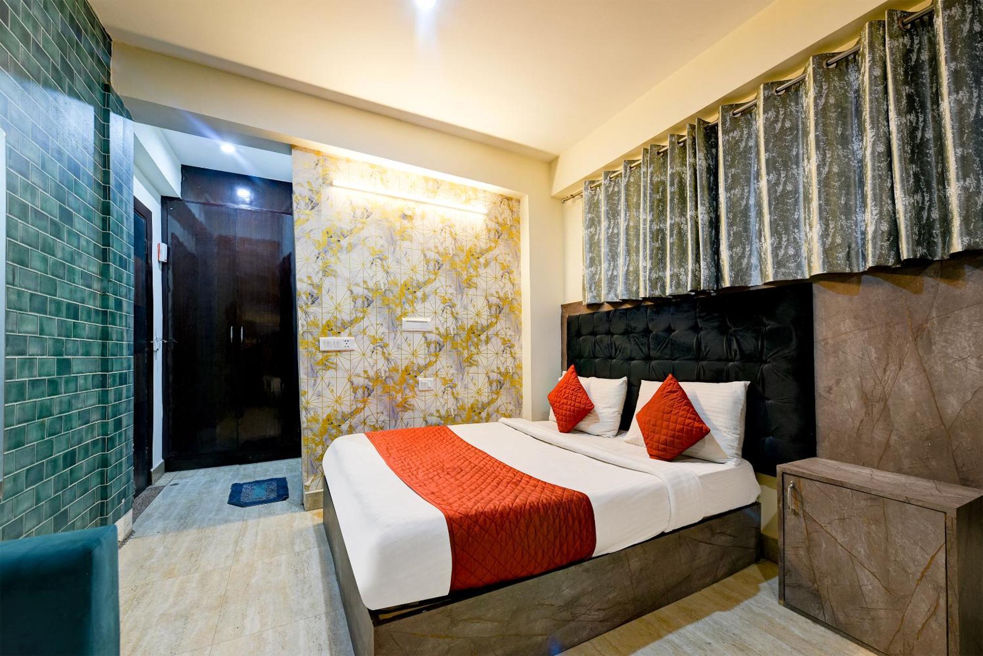 Hotel Ark Wood At Airport New Delhi Buitenkant foto