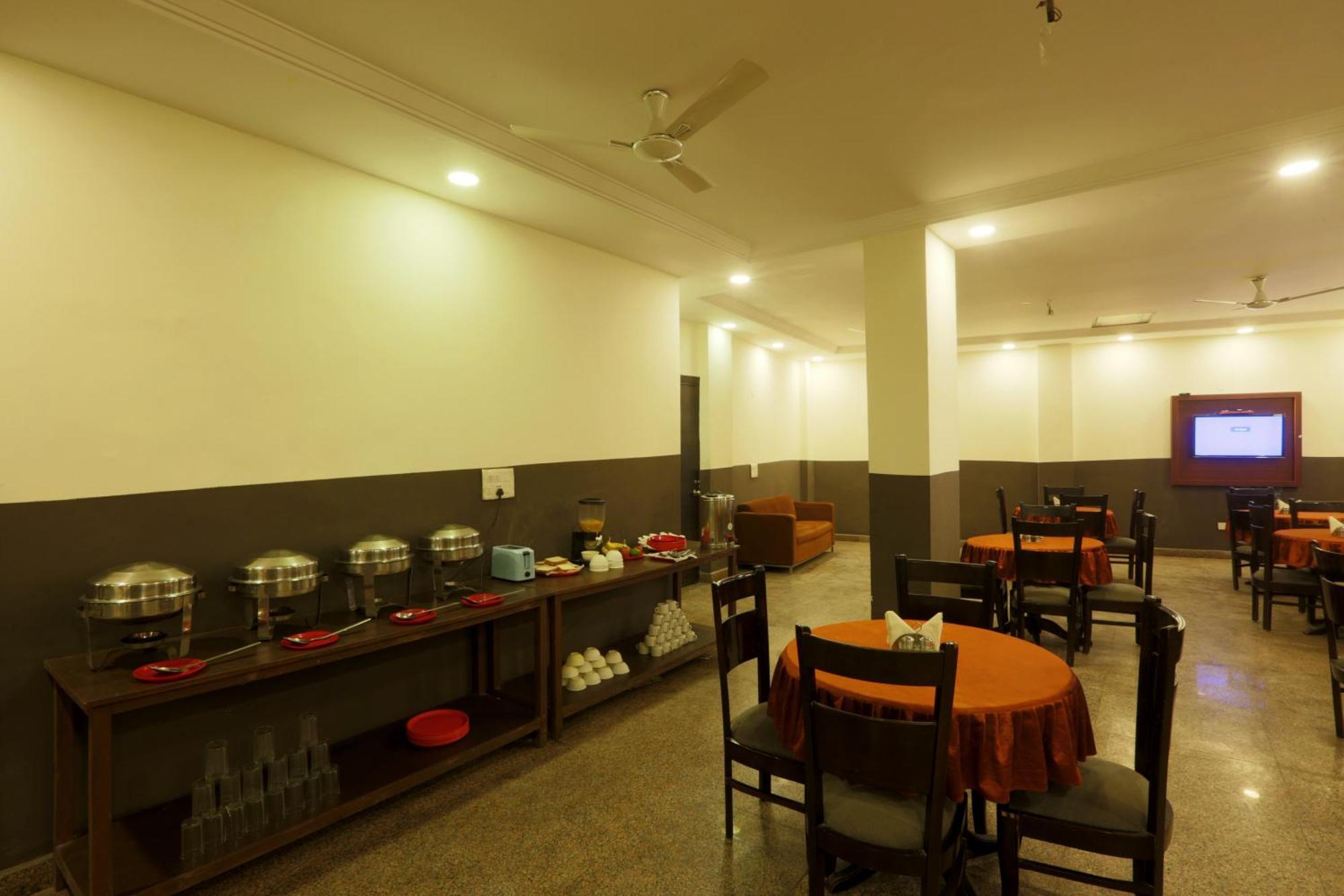 Hotel Ark Wood At Airport New Delhi Buitenkant foto