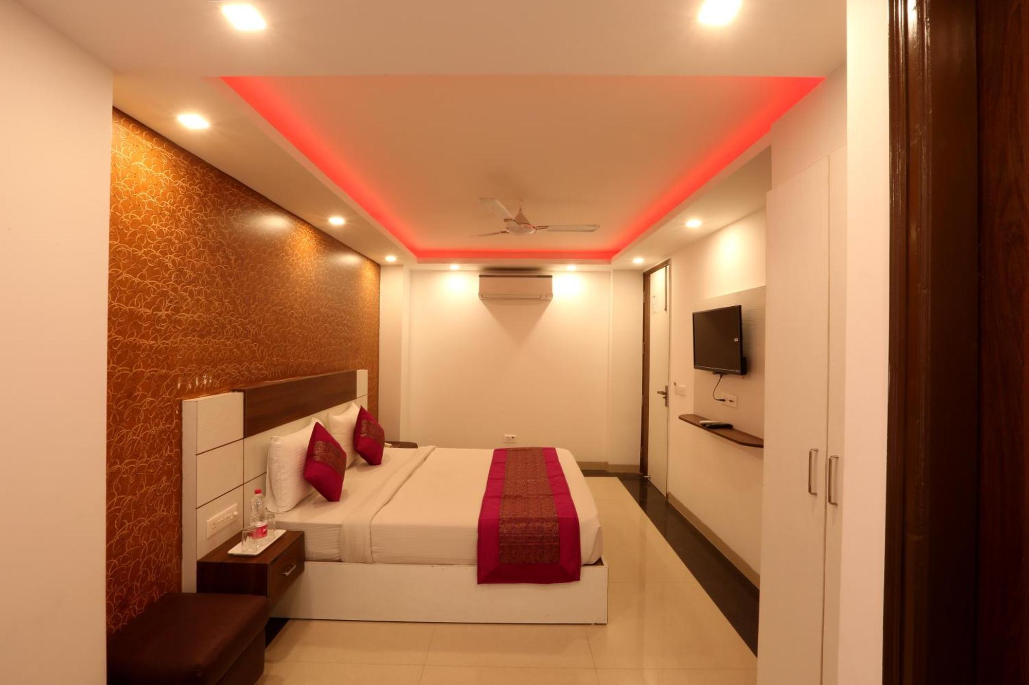 Hotel Ark Wood At Airport New Delhi Buitenkant foto